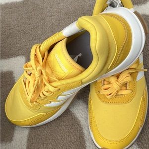 Adidas sneakers, yellow, size 6